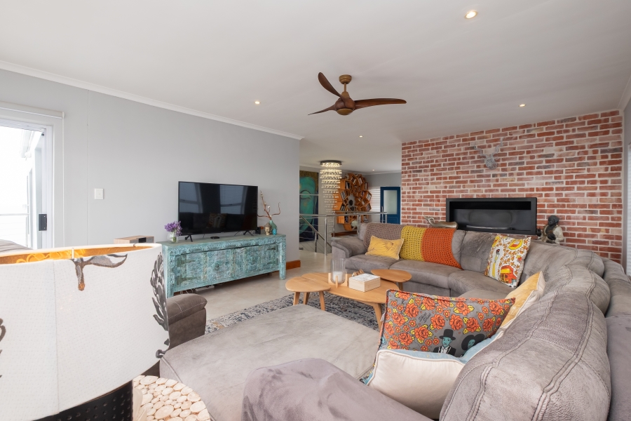 5 Bedroom Property for Sale in Murdock Valley Western Cape